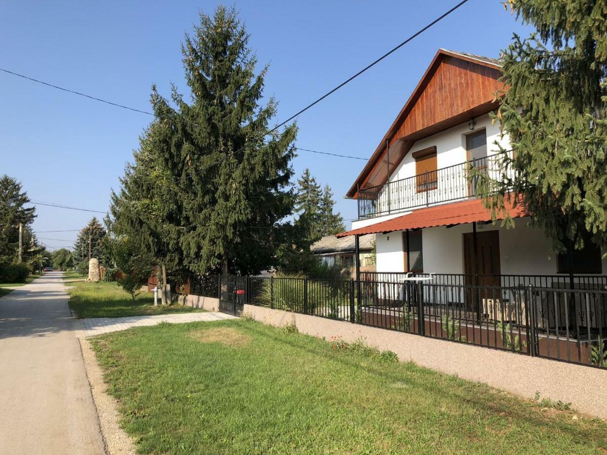 Starlight Apartment Mezokovesd Exterior photo