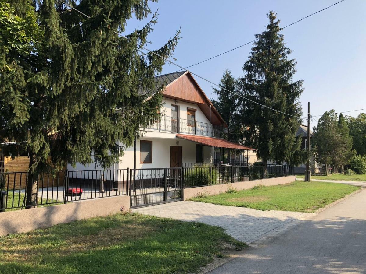 Starlight Apartment Mezokovesd Exterior photo